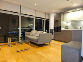 One Bed Luxury Apartment, Ilford